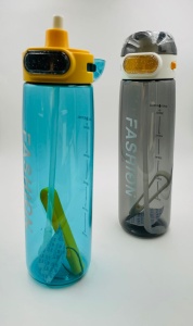 Бутылка для воды пластиковая 620мл Y